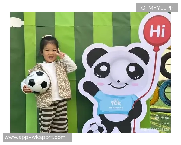 足球宝贝微电影：青春与梦想交织的绿茵场上绽放的故事